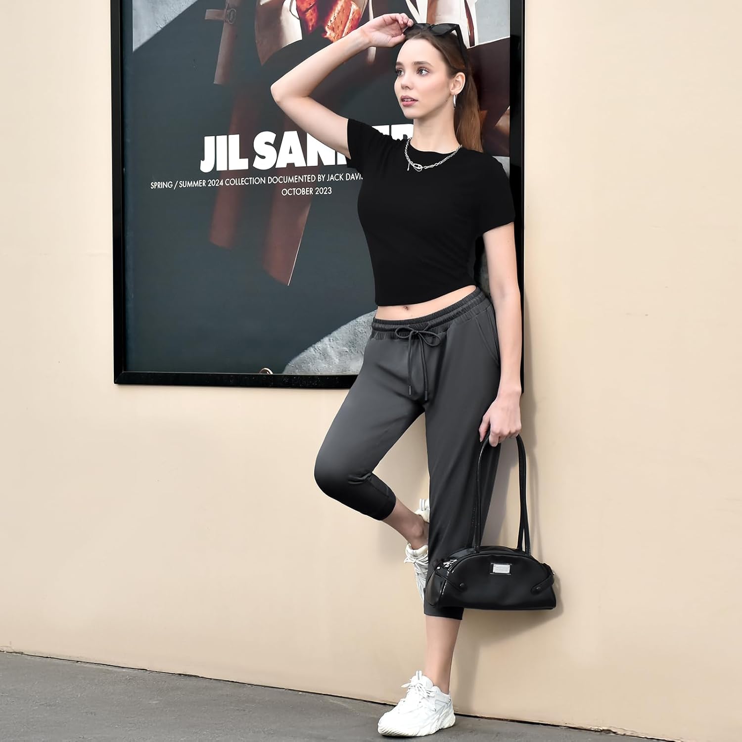 Walifrey Capri Pants for Women with Pockets, Cropped Joggers Drawstring Sweatpants for Lounging Workout and Gym - Image 6