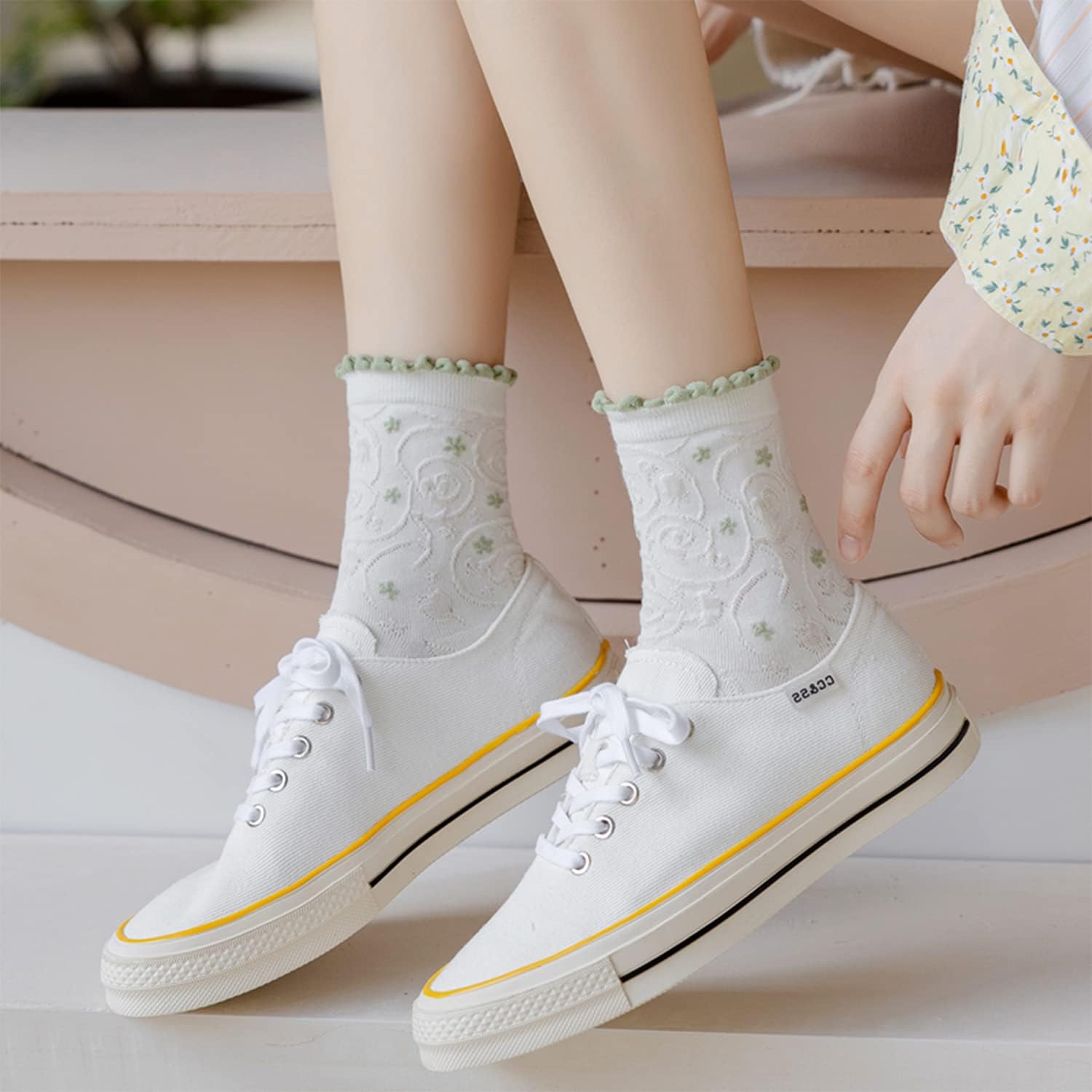 Women's Ruffle Socks, Casual Cotton Cute Novelty Socks, Breathable Crew Socks for Women Girl 5 Pairs - Image 2