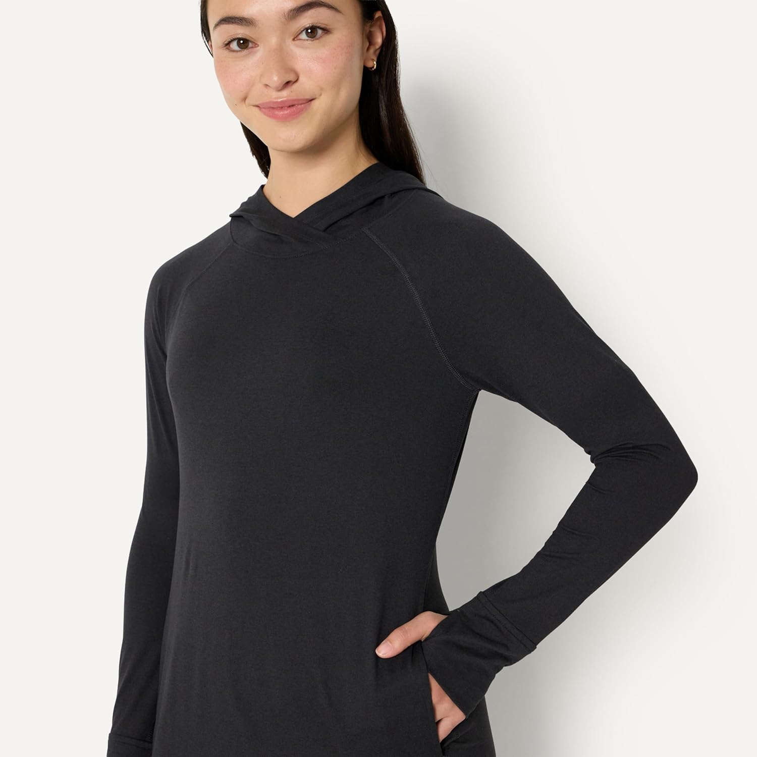 Amazon Essentials Women's Athletic Soft Performance Lightweight Long Sleeve Pullover Hoodie Workout Top - Image 4